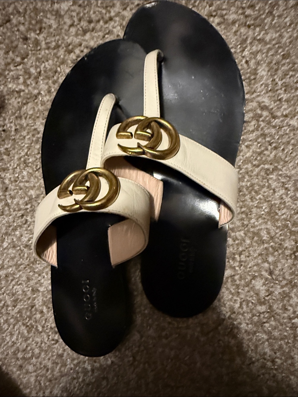 Gucci Black Footbed Beige Leather Thong Sandals with Gold Double G - Picture 4 of 4
